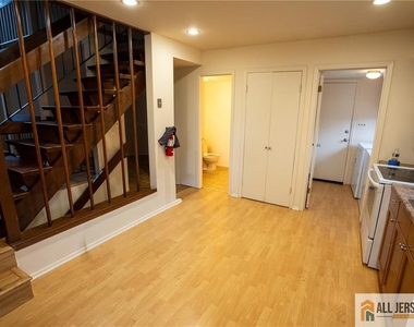 112 Bluebird Drive - Photo Thumbnail 7