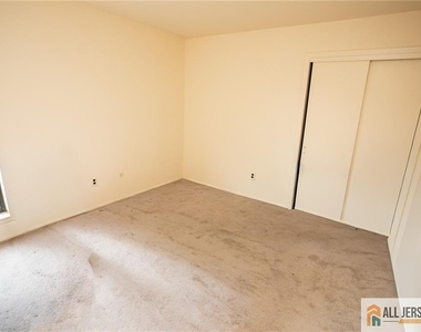 112 Bluebird Drive - Photo Thumbnail 21