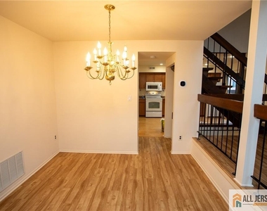 112 Bluebird Drive - Photo Thumbnail 14