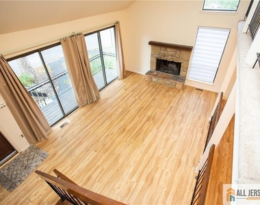 112 Bluebird Drive - Photo Thumbnail 11