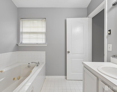 1507 Wagon Wheel Court - Photo Thumbnail 17