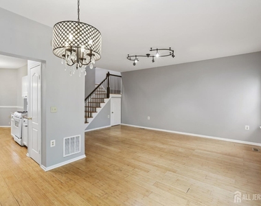 1507 Wagon Wheel Court - Photo Thumbnail 6