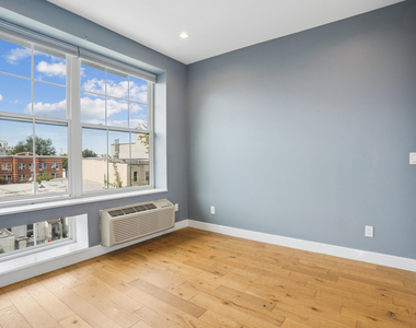 1229 Putnam Avenue - Photo Thumbnail 3