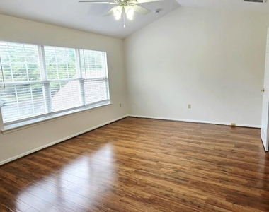 75 Ashford Drive - Photo Thumbnail 11