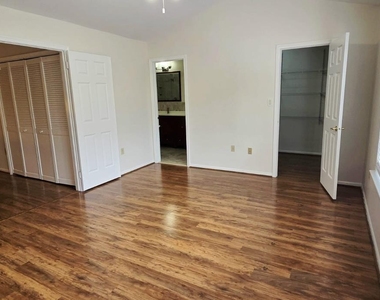 75 Ashford Drive - Photo Thumbnail 10