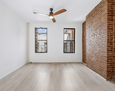 349 W 44th Street - Photo Thumbnail 2