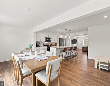 299 Aragon Drive - Photo Thumbnail 7
