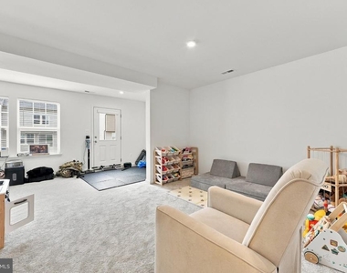 299 Aragon Drive - Photo Thumbnail 27