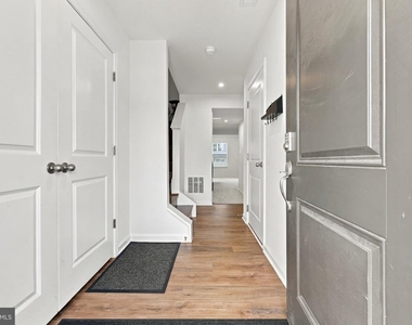 299 Aragon Drive - Photo Thumbnail 2