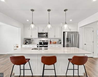 299 Aragon Drive - Photo Thumbnail 3