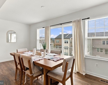 299 Aragon Drive - Photo Thumbnail 6