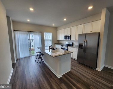 114 Milburn Drive - Photo Thumbnail 3