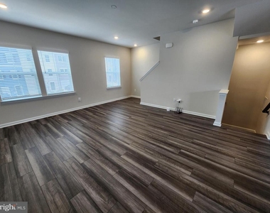 114 Milburn Drive - Photo Thumbnail 8
