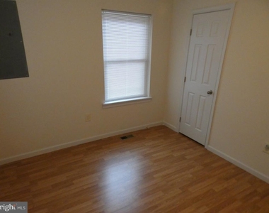 930 Bryant Avenue - Photo Thumbnail 25