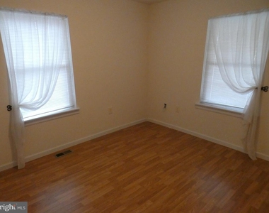 930 Bryant Avenue - Photo Thumbnail 27