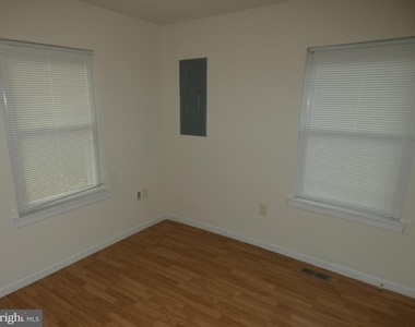 930 Bryant Avenue - Photo Thumbnail 23