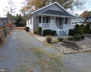930 Bryant Avenue - Photo Thumbnail 4