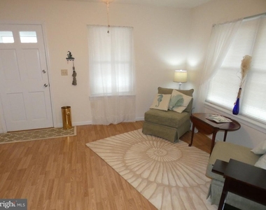 930 Bryant Avenue - Photo Thumbnail 8