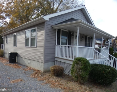 930 Bryant Avenue - Photo Thumbnail 2