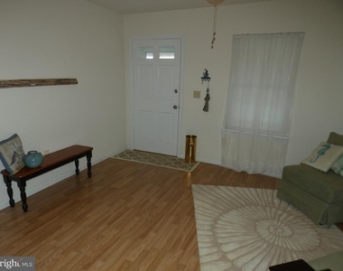 930 Bryant Avenue - Photo Thumbnail 9