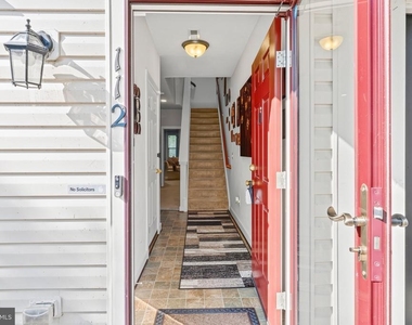 112 Shamrock Drive - Photo Thumbnail 3