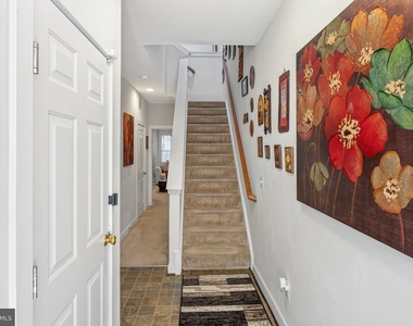 112 Shamrock Drive - Photo Thumbnail 4