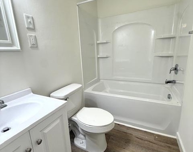 1900 Mimosa Street - Photo Thumbnail 16