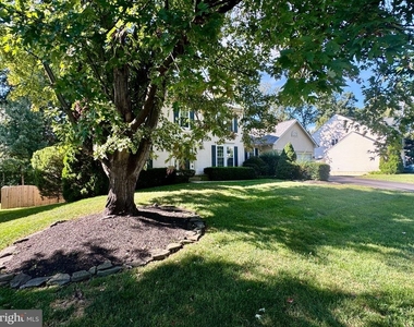 19 Montgomery Drive - Photo Thumbnail 2