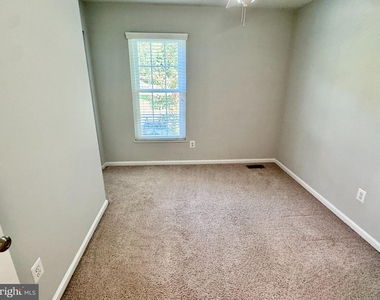 19 Montgomery Drive - Photo Thumbnail 32