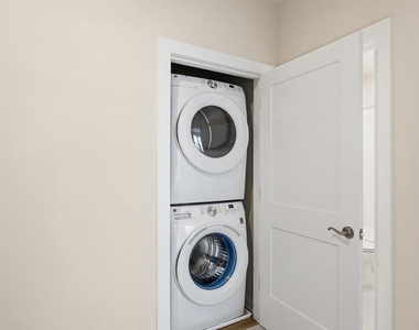 13842 Quartz Avenue - Photo Thumbnail 21
