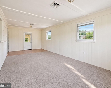 8614 Linton Hall Road - Photo Thumbnail 10