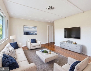 8614 Linton Hall Road - Photo Thumbnail 4