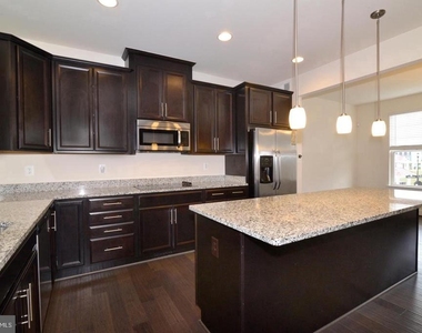 10684 Viewmont Lane - Photo Thumbnail 1