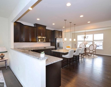10684 Viewmont Lane - Photo Thumbnail 6