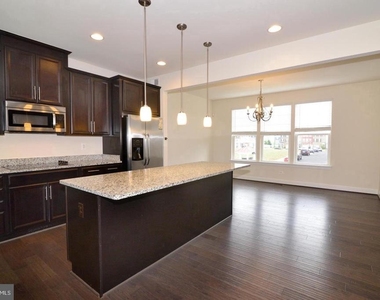 10684 Viewmont Lane - Photo Thumbnail 3