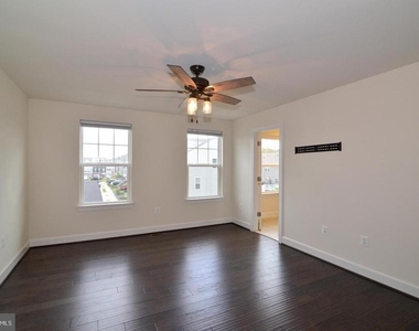 10684 Viewmont Lane - Photo Thumbnail 23