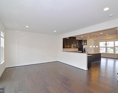 10684 Viewmont Lane - Photo Thumbnail 17