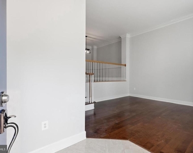 728 Vestal Street - Photo Thumbnail 4