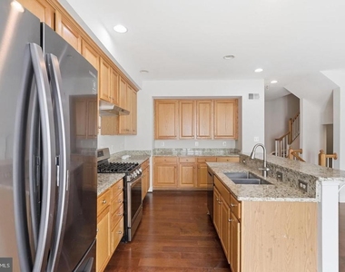 728 Vestal Street - Photo Thumbnail 19