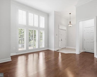 728 Vestal Street - Photo Thumbnail 8