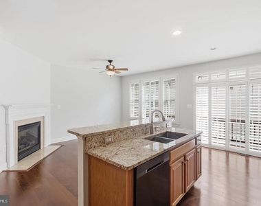 728 Vestal Street - Photo Thumbnail 20