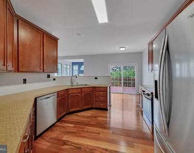 42704 Sandman Terrace - Photo Thumbnail 11