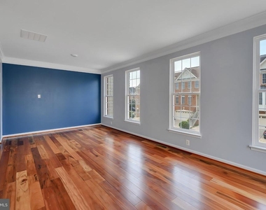 42704 Sandman Terrace - Photo Thumbnail 6