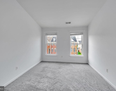 42704 Sandman Terrace - Photo Thumbnail 29