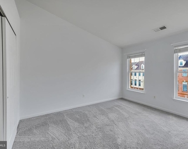 42704 Sandman Terrace - Photo Thumbnail 28