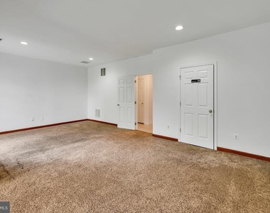 42704 Sandman Terrace - Photo Thumbnail 34