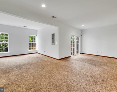 42704 Sandman Terrace - Photo Thumbnail 32