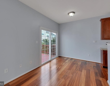 42704 Sandman Terrace - Photo Thumbnail 12