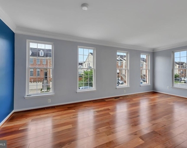 42704 Sandman Terrace - Photo Thumbnail 8