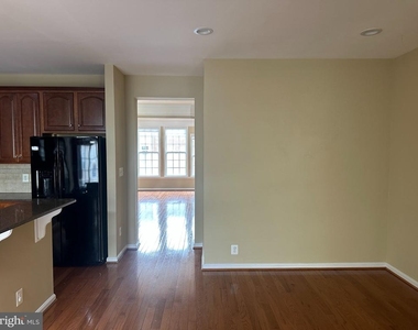 25147 Cutgrass Terrace - Photo Thumbnail 11